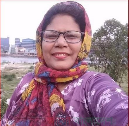 ঈদ মানে আনন্দ ঘুরাঘুরি বেশ