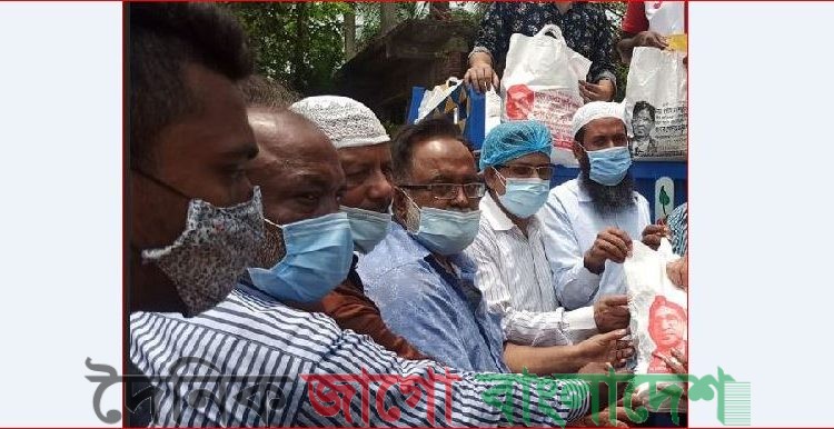 রূপগঞ্জের বিপর্যস্ত, দরিদ্র, কর্মহীনদের মাঝে ঈদসামগ্রী বিতরণ
