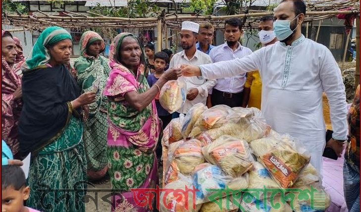 সোনারগাঁয়ে দরিদ্রদের মাঝে ঈদ উপহার বিতরণ