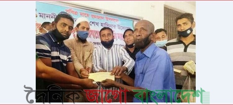 তানোর পৌরসভায় প্রধানমন্ত্রীর উপহার বিতরণ