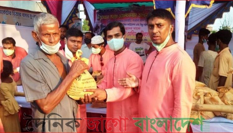 ডেমরা থানাধীন ২৭ এলাকার অসহায়-দরিদ্রদের মাঝে ত্রাণ ও সেলাই মেশিন বিতরণ