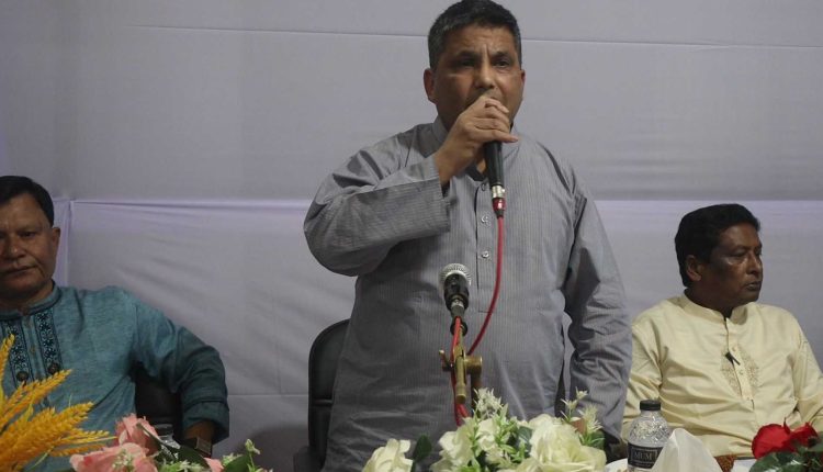 পঞ্চগড় পৌর বিএনপি আয়োজিত ইফতার মাহফিলে কথা বলছেন ব্যারিস্টার নওশাদ।